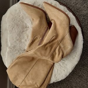 *NWOT* Vince Camuto Knee High Suede Boots